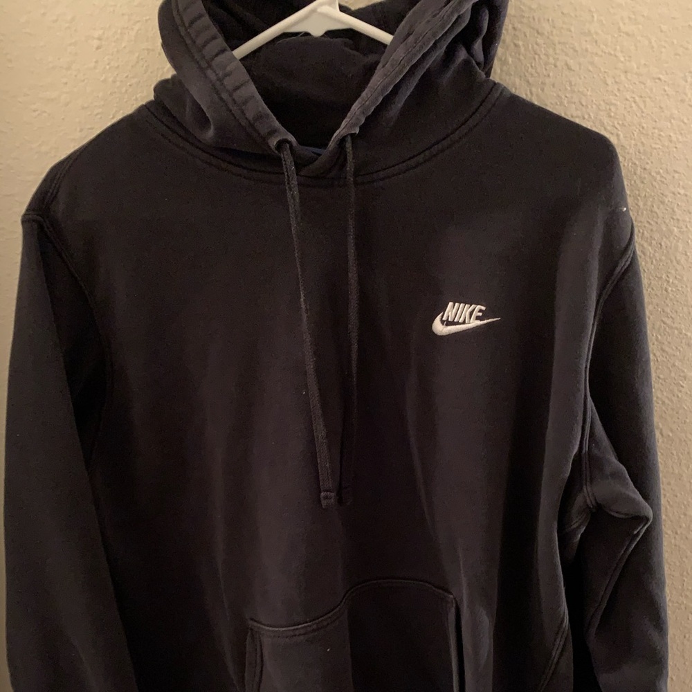 Nike hoodie size medium